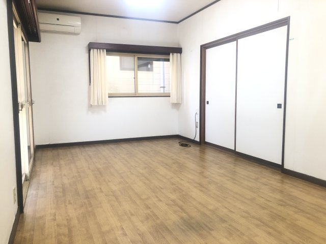 高屋　中古戸建　4LDKのその他|リビング