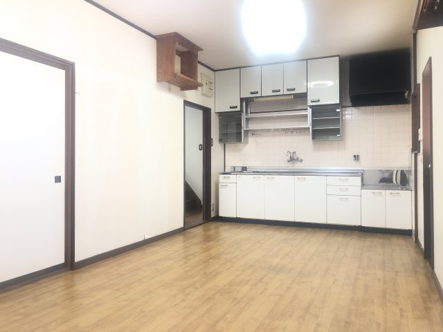 高屋　中古戸建　4LDKのキッチン|ダイニングキッチン