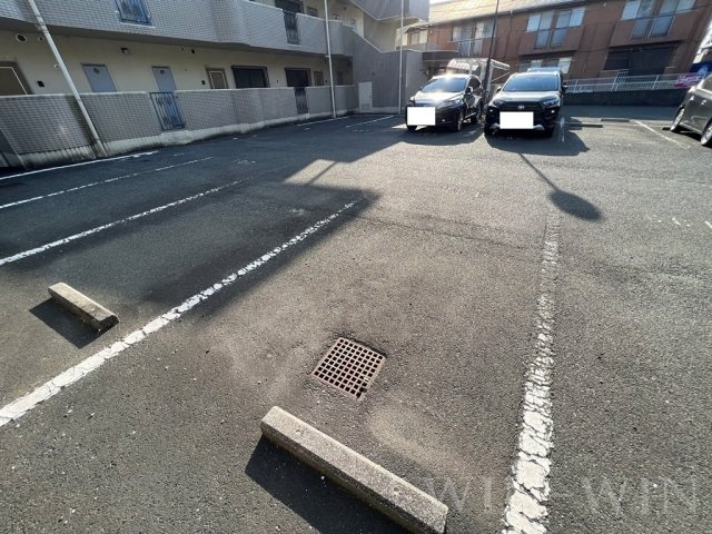 サニーパーク高師の駐車場