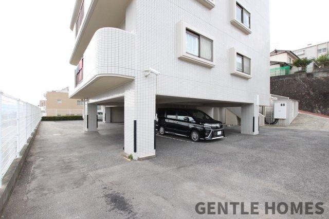 ライオンズマンション寺塚第二の駐車場