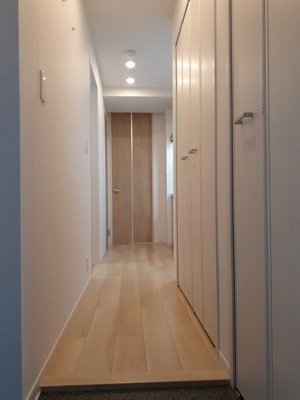 【玄関】 | スリール・ダーンジュ | その他設備