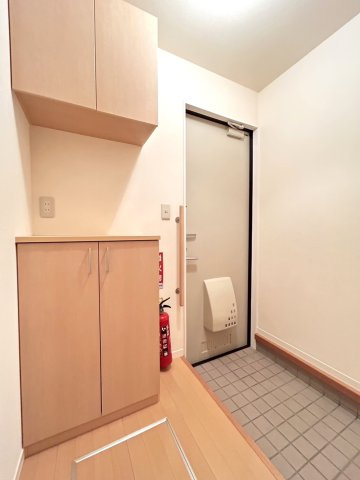 グランプラスＤの玄関