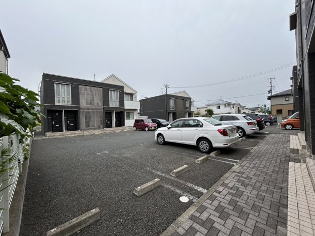 グランプラスＤの駐車場