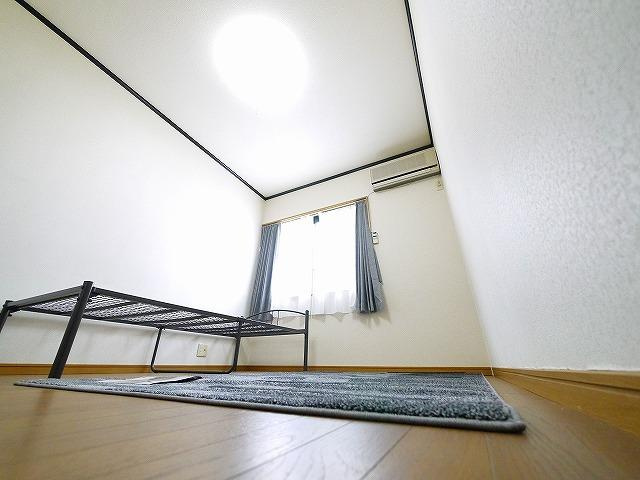 ジョイフル敷島の内装|ゆったり過ごせる居間です