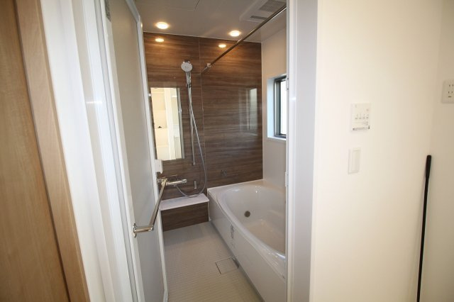竹島町　中古戸建　（未入居物件）の浴室
