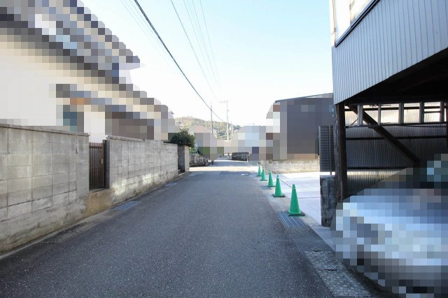 竹島町　中古戸建　（未入居物件）の前面道路含む現地写真