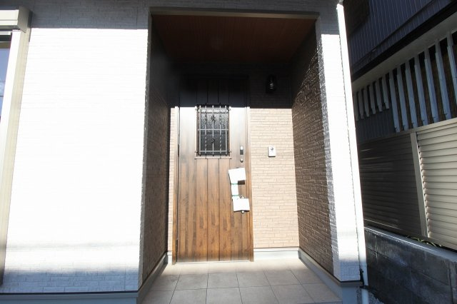 竹島町　中古戸建　（未入居物件）の玄関