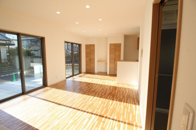 竹島町　中古戸建　（未入居物件）の居間・リビング|LDK　16.0帖