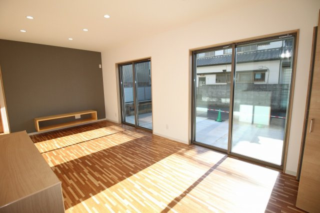 竹島町　中古戸建　（未入居物件）の居間・リビング|LDK　16.0帖