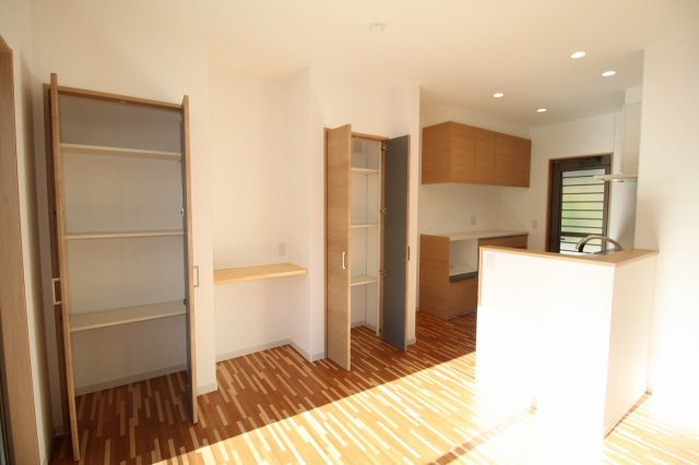 竹島町　中古戸建　（未入居物件）の居間・リビング|LDK　16.0帖