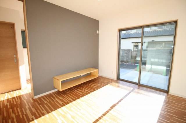 竹島町　中古戸建　（未入居物件）の居間・リビング|LDK　16.0帖