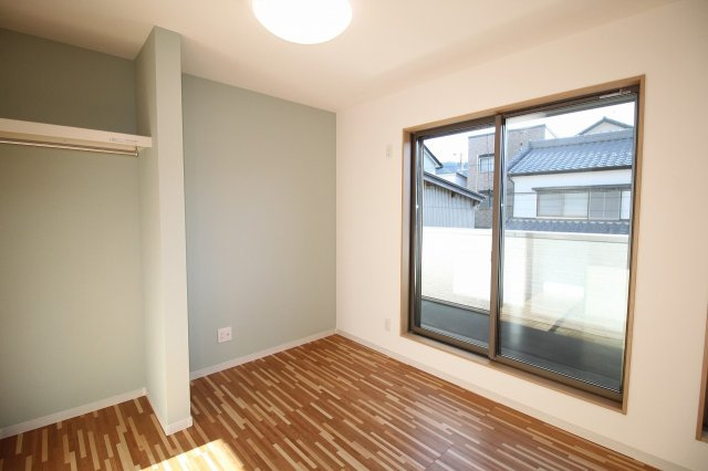 竹島町　中古戸建　（未入居物件）の洋室|2F　南東の部屋　東側　4.5帖　4.5帖