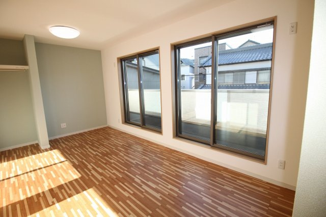 竹島町　中古戸建　（未入居物件）の洋室|2F　南東の部屋　南側　4.5帖　4.5帖