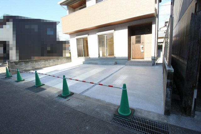 竹島町　中古戸建　（未入居物件）の駐車場