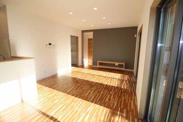 竹島町　中古戸建　（未入居物件）の居間・リビング|LDK　16.0帖