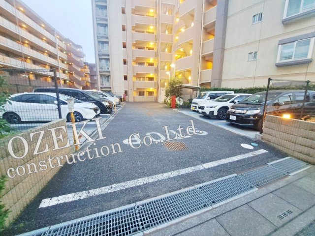 D’レスティア越谷赤山町の駐車場