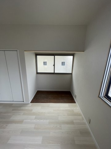 吹田市千里山西6丁目　貸家の洋室|きれいな洋室です