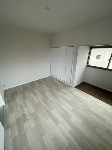 吹田市千里山西6丁目　貸家の洋室|ゆったりした洋室です