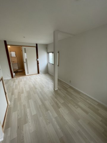 吹田市千里山西6丁目　貸家の居間・リビング|こちらの居間で趣味の時間をお楽しみください