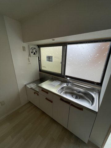 吹田市千里山西6丁目　貸家のキッチン|お料理しやすいキッチンです