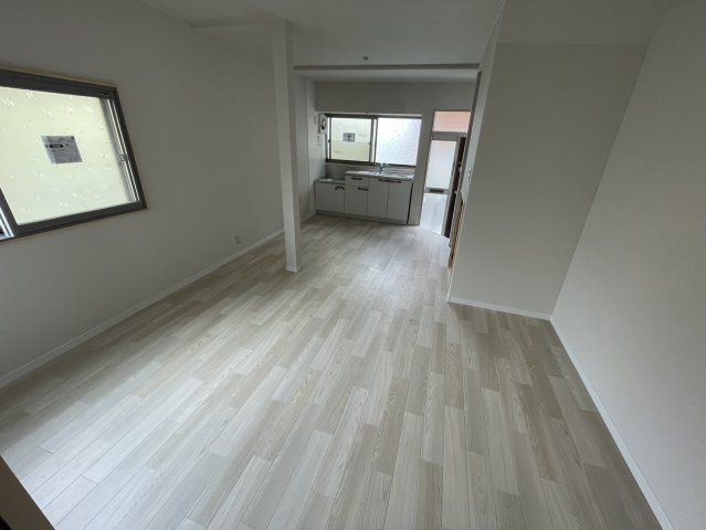 吹田市千里山西6丁目　貸家の居間・リビング|ゆったり過ごせる居間です