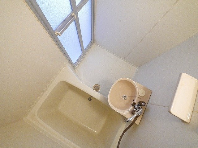 パインハイツ桜井の浴室|コンパクトで使いやすいお風呂です