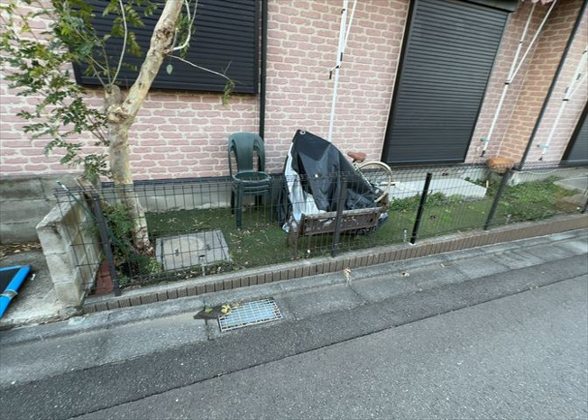 【庭】 | 庭があることでガーデニングや家庭菜園はもちろん、こどもの遊び場やペットを放して遊ぶことができます。また、家の周囲に余裕があるということです。隣地との間があれば、十分な日当たりと、風通しが確保できます。
