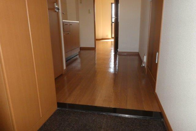 ピアッツア紗梨の玄関