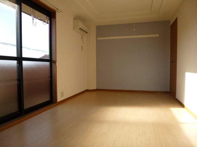 サンテームYの居間・リビング|洋室