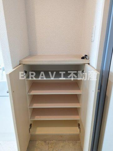 オーシャン森ノ宮 BRAVI不動産の玄関
