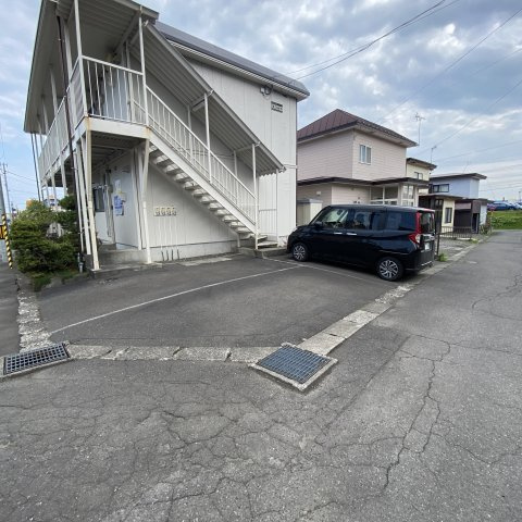 シティハイムまつみやの駐車場|駐車場があるので、車を買う予定の方も安心です