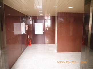 【エントランス】 | 広々としたエントランス内部