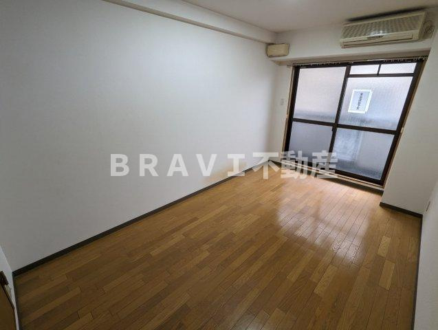 プリヴェ1号館 BRAVI不動産の洋室