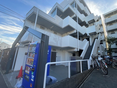 【現況写真】 | スカイコート橋本第２ | 景色重視でお家選ぶをするとスーパーが遠い！学校が遠い！など生活をするうえで利便性で困ることもあります。まず一度現地を見学する際に、周辺の施設などがあるかを確認し、暮らし始めた後のことを想像しましょう。