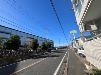 【展望】 | スカイコート橋本第２ | 眺望の良さを楽しめるダイニングキッチンで家族団らんの時間を過ごしてはいかがでしょうか。バルコニーから見える景色を家族で眺める時間は、時間が経つのを忘れてしまいそうですね。是非、現地を見に行きましょう！