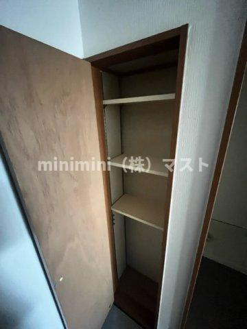 大阪市西成区天下茶屋１丁目の賃貸マンションの収納