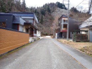 【前面道路含む現地写真】
