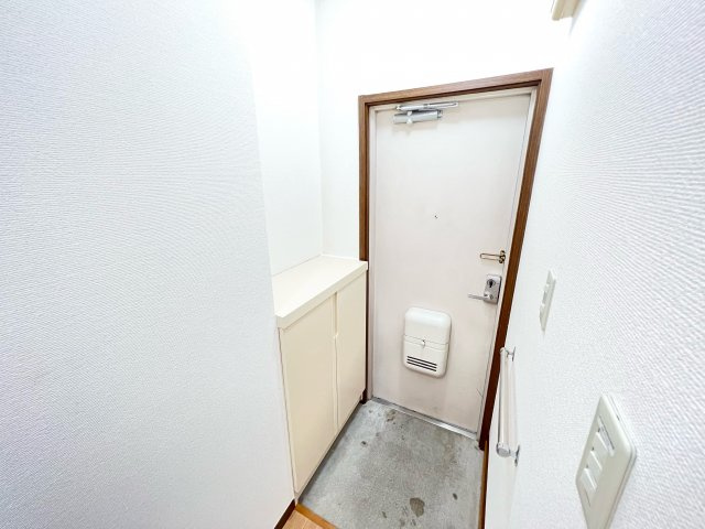フォンテーヌDの玄関|※別部屋参考写真