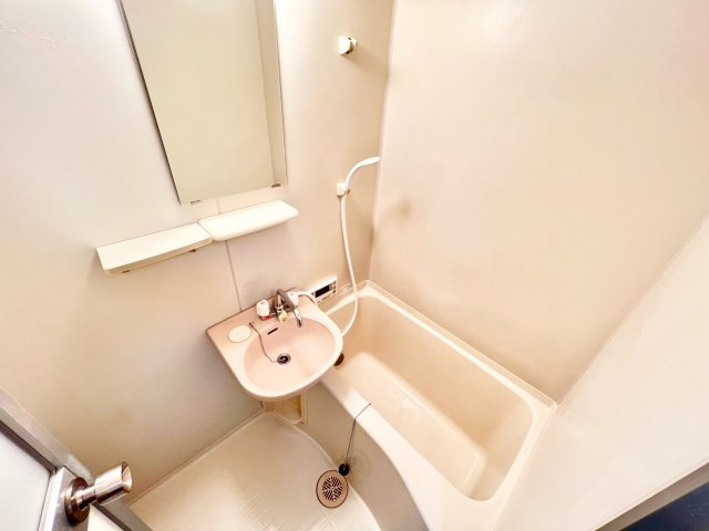 フォンテーヌDの浴室|※別部屋参考写真