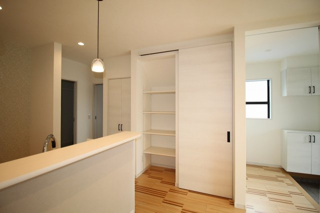 百石町　中古戸建（未入居物件）　2号地（全5棟）の収納|ＬＤＫ　15.11帖
