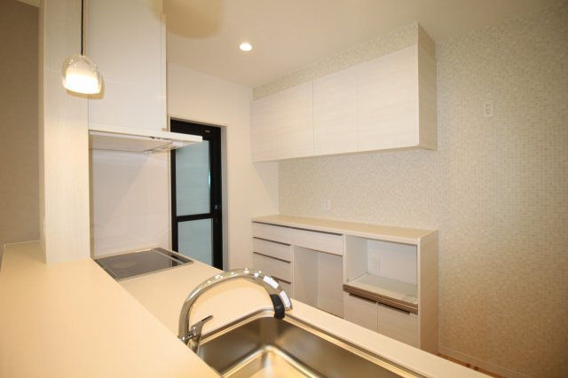 百石町　中古戸建（未入居物件）　2号地（全5棟）の収納|カップボード