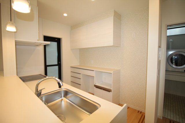 百石町　中古戸建（未入居物件）　2号地（全5棟）の収納|カップボード