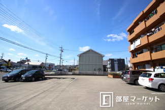 【駐車場】