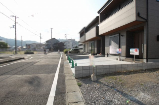百石町　3号地　新築戸建の前面道路含む現地写真