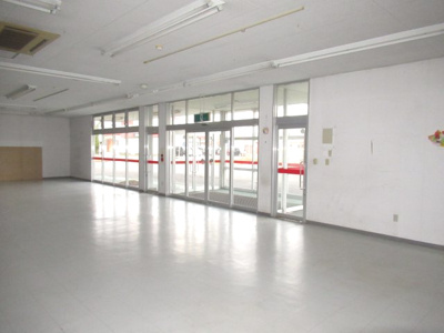 【居間・リビング】 | 三種町鵜川大曲・中古店舗