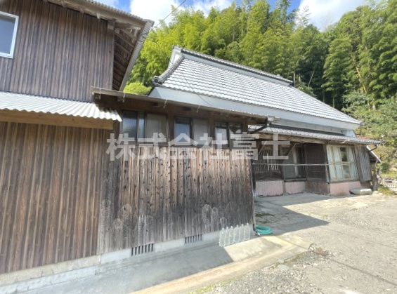 七山池原売家の外観