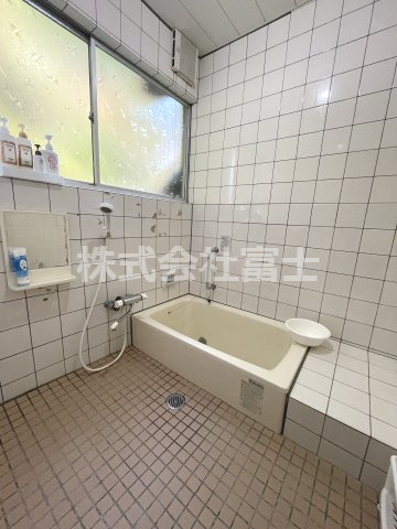 七山池原売家の浴室