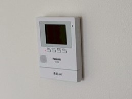 【セキュリティ】 | カグラA棟 | 防犯対策に有効なカメラ付きインターホン！録画機能が付いているので留守中の訪問者まで確認できます♪