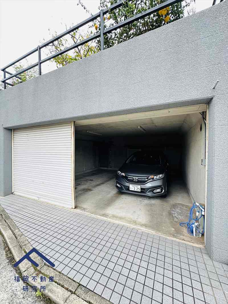 城南区友丘５丁目　戸建ての駐車場