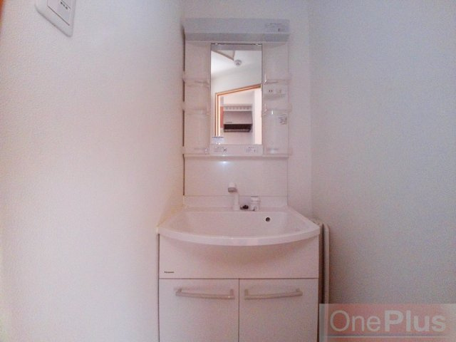 アレス六甲の洗面所|忙しい朝には欠かせない洗面所です